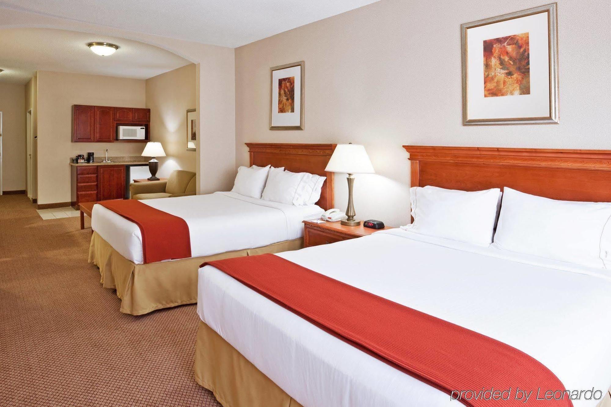 Holiday Inn Express Hotel & Suites Detroit-Utica By Ihg Zimmer foto